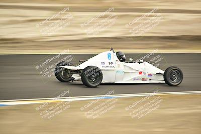 media/Jan-26-2025-CalClub SCCA (Sun) [[cfcea7df88]]/Group 7/Race/